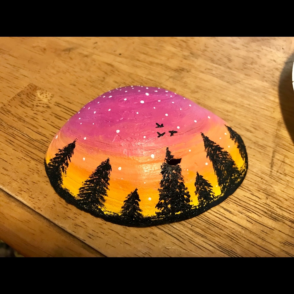 Painted sea shell - Picture 3 of 3